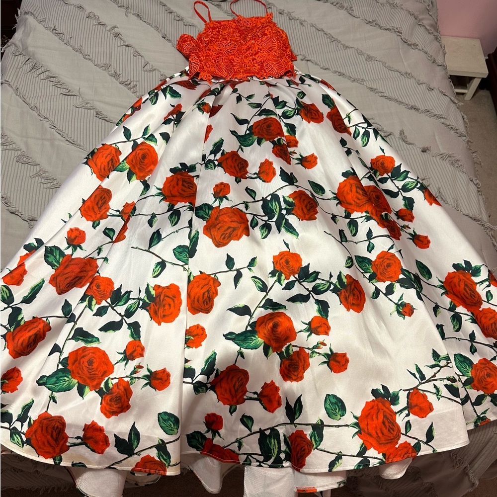 Floral 2 Piece Ball Gown Prom Dress Size 6